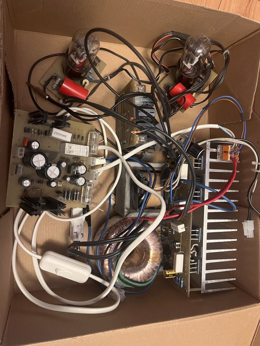 Wzmacniacz hybrydowy lampa + tranzystor w częściach