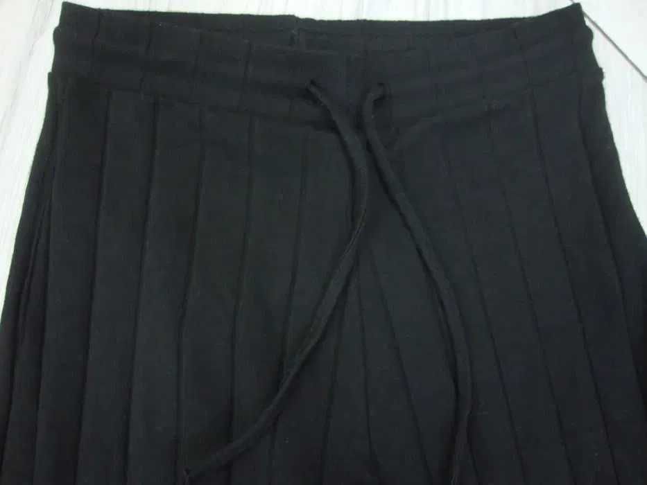 Spodnie czarne grube szerokie  dzwony na zimę STRADIVARIUS rozm. 36 S