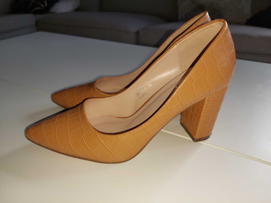 Czółenka  buty na obcasie roz. 40