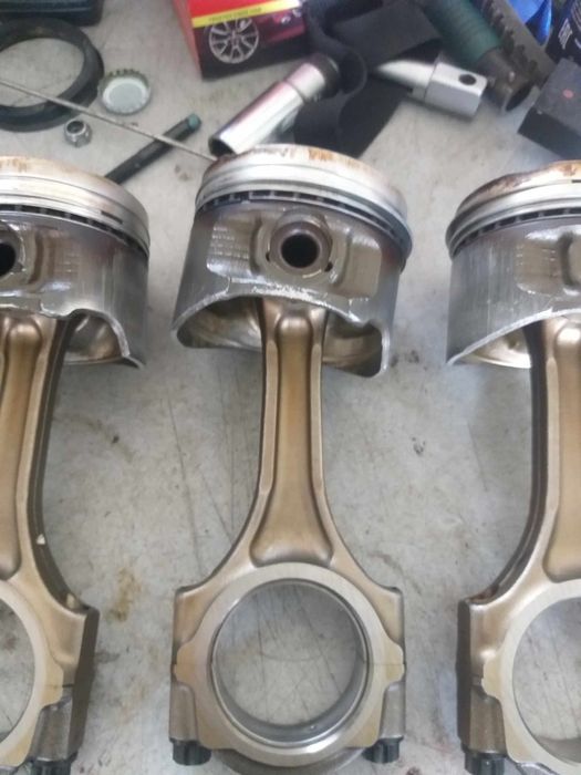 Tłoki i korbowody 2jz GTE.