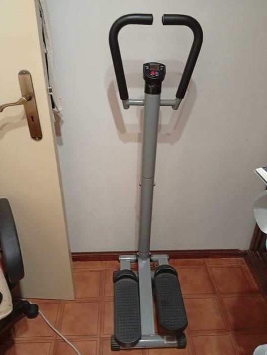 Aparelho cardio para pernas e glúteos