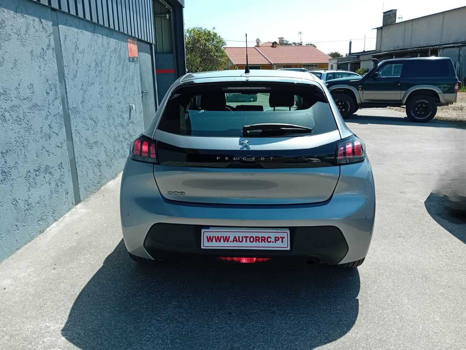 Peugeot 208 — fotografia 11