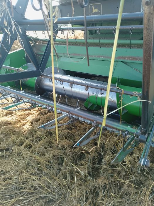 Комбайн Джон ДІР 1042