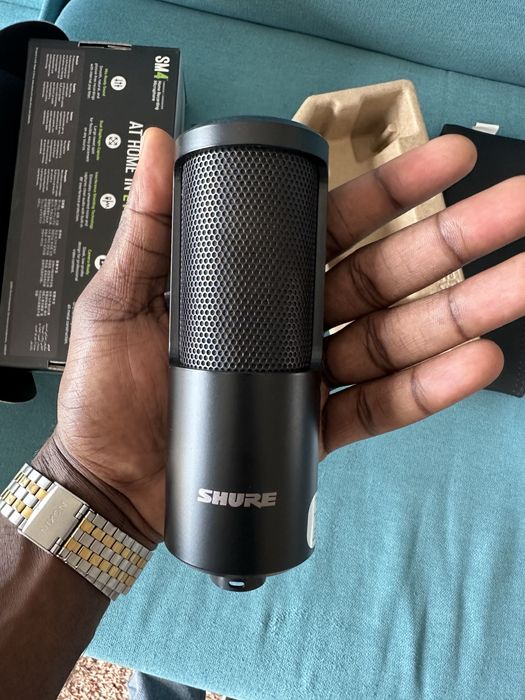Microfone shure novo com a caixa