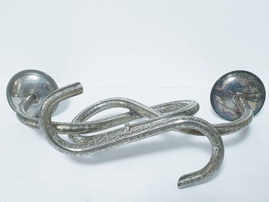 Par de fantásticos antigos invulgares castiçais em casquinha