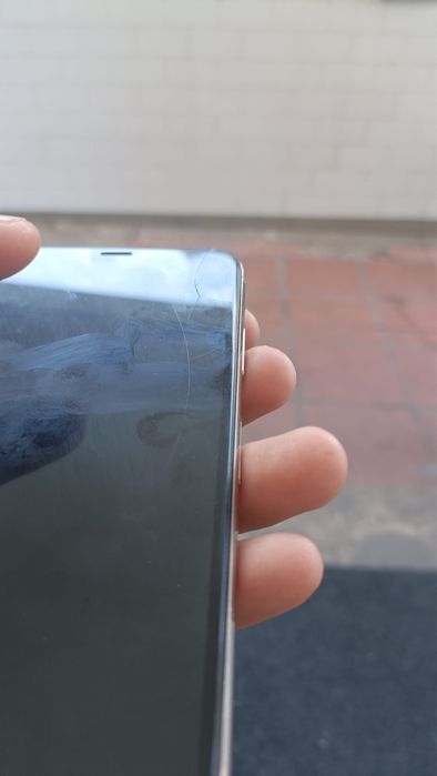 White iPhone X.64553067224577123