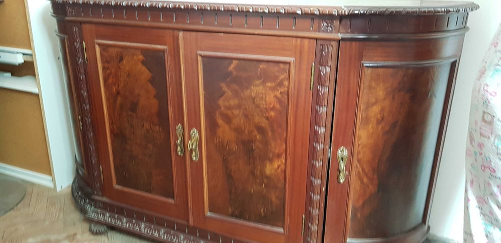 Aparador Clássico Vintage em Madeira Maciça – 138x40x99 cm