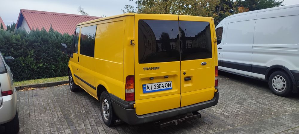 Груз пас. 2003 р.на 6 місць. Все працює рівно, без нарікань. По кузову сліди експлуатації. 290 т.пробігу.Движок чистий нічого не тече, в порогах є дірки але не критично. Акумулятор новий ,стартовий. Продаю бо купляю меншу машину. 2000 км.назад поміняні ремені, помпа, масло, фільтри, антифриз, полуосі. Коробка перебрана, поміняні вижимні. Тормоза ще +- 60%. В багажнику 2 колеса на дисках+ запаска, покришки під заміну на літо. Запасний топливний фільтр.  +38********00 нуль  шість вісім нуль нуль  нуль три  чотири нуль  нуль