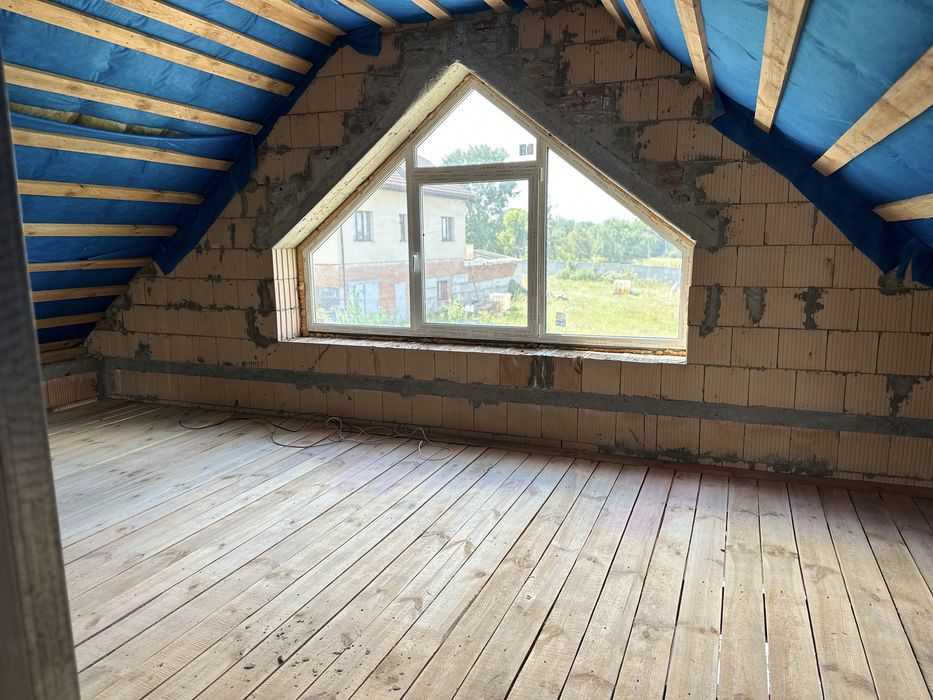 Продаж будинку з частковим ремонтом. Ціна - 79 000$ без комісії