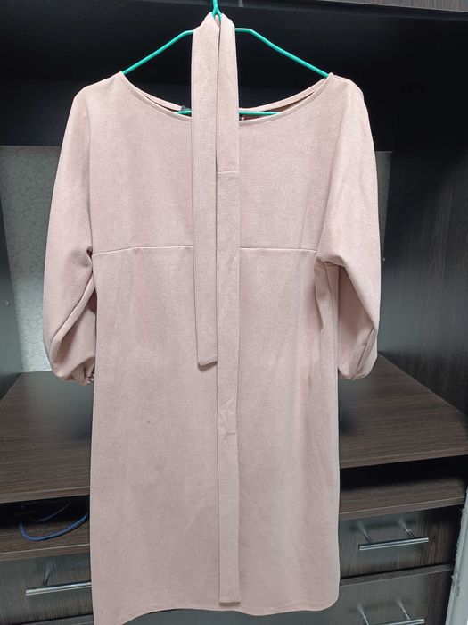 Плаття ніжного кольору