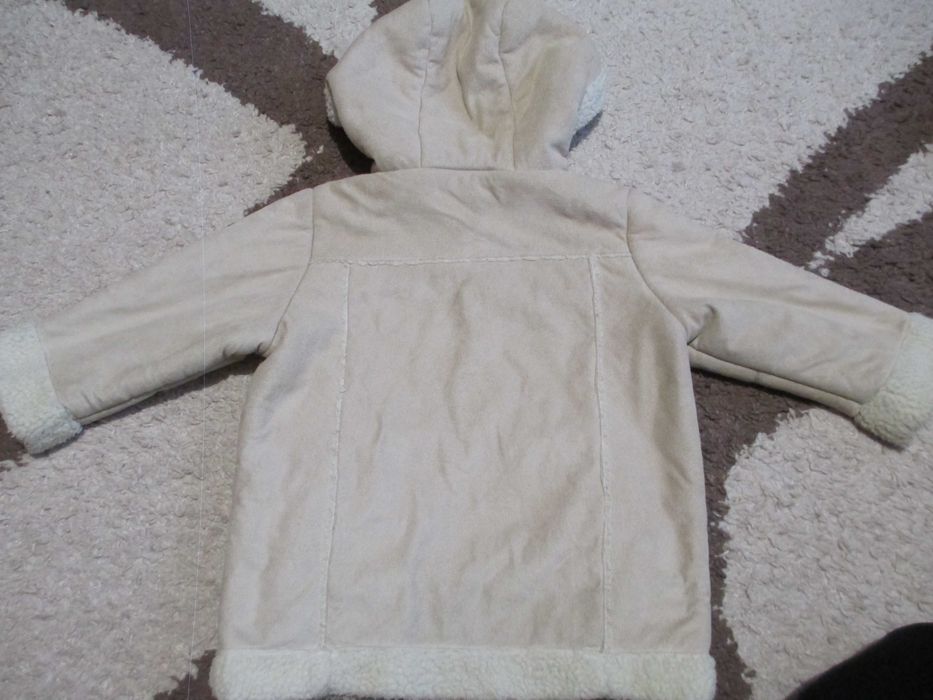 Дубленка для девочки осень-весна 3-4 г.