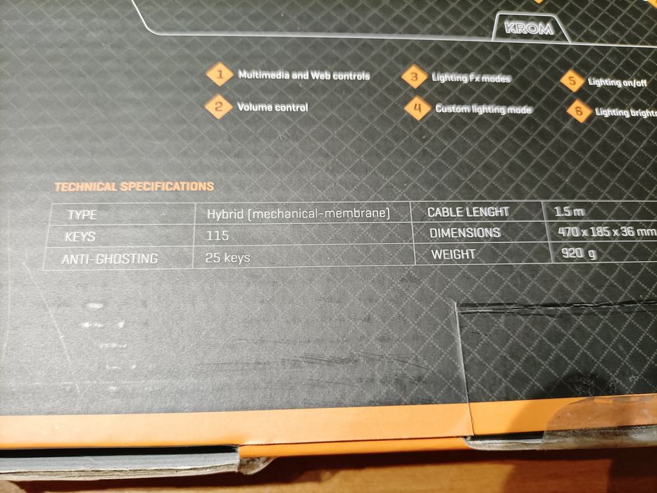 Teclado como novo kuma krom adquirido apenas há uns meses