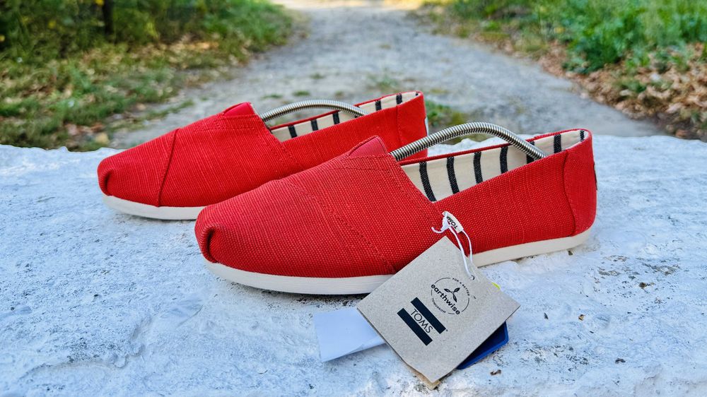 Красиві мокасіни TOMS Red Alpargata