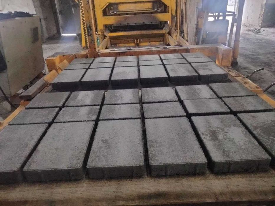 Виготовлення бруківки, поребриків, бордюрів. Доставка. Бетонні блоки