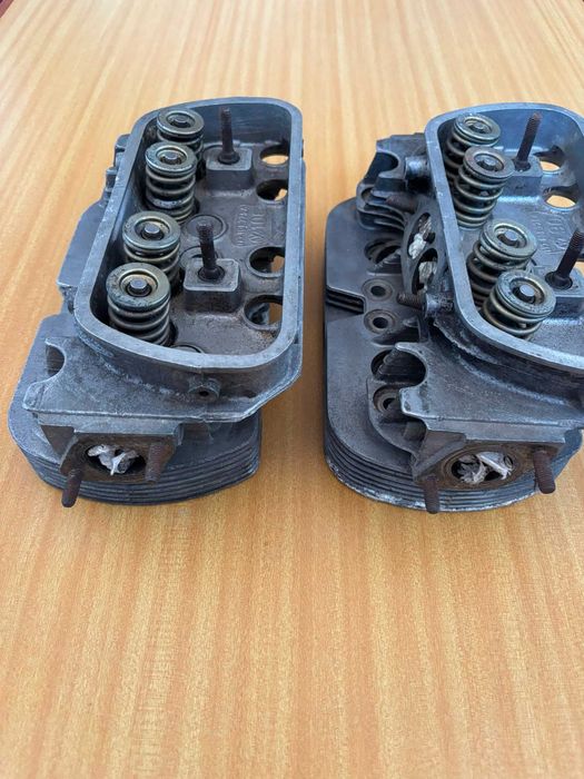Par de Cabeças de Motor VW Carocha / Pão de Forma – Ref: 113101375A