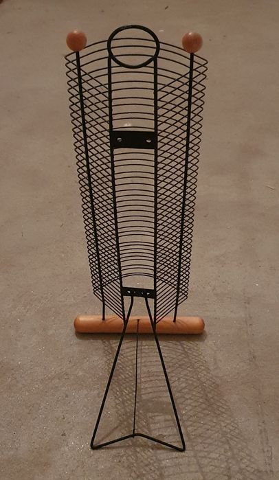 Vendo bonita torre para CDs/DVDs! Como nova - Só 10€