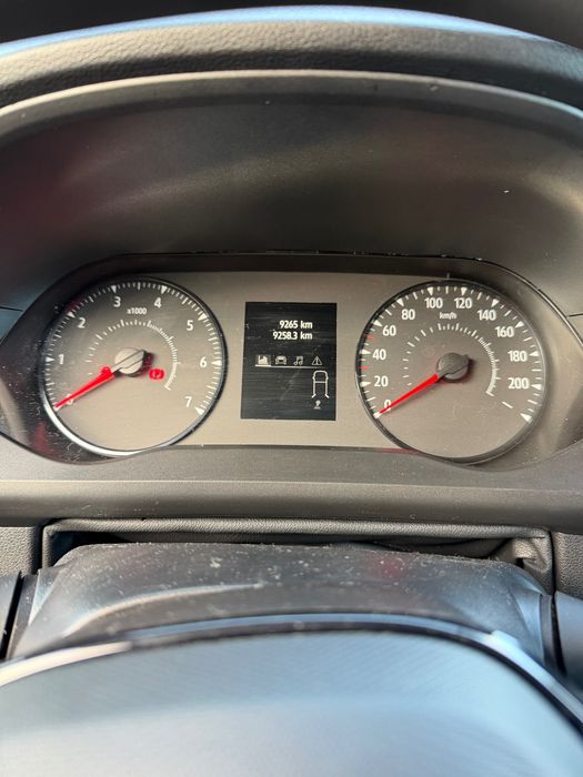 Renault Kangoo longa 10/2025