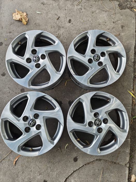 Aufelgi 15 4x100 Toyota Yaris III Yaris II IQ 4x100 ET39 TPMS
