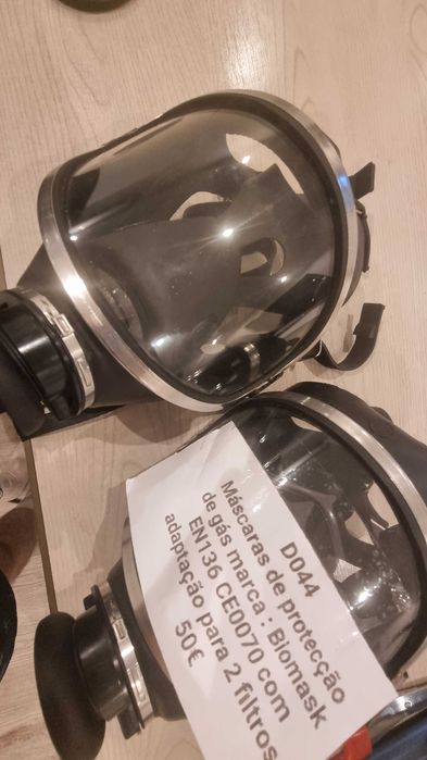 Máscaras de protecção,  com 2 adaptadores