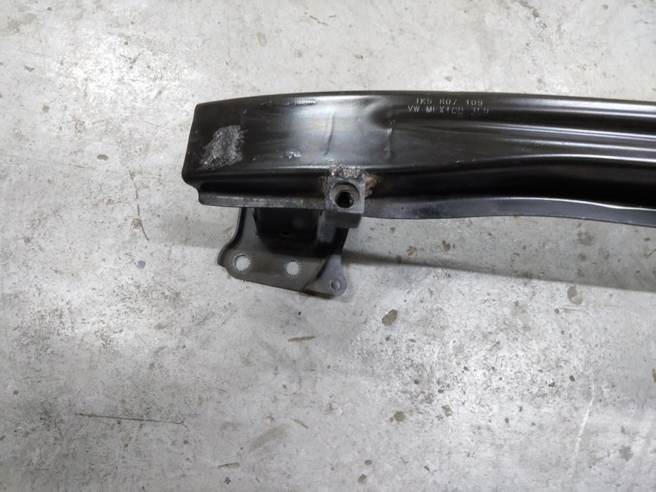 Усилитель переднего бампера VW Golf 5 Универсал VW Jetta 5 1K5807109