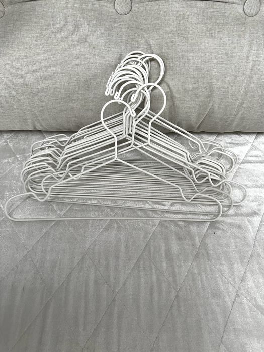 Wieszaki białe Ikea 150 sztuk