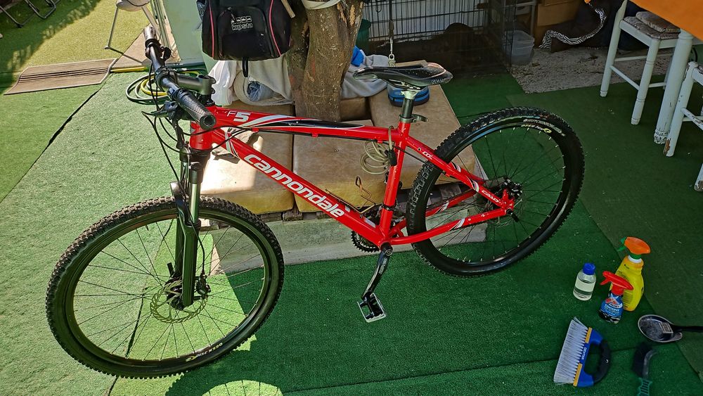 Bicicleta Cannondale F5