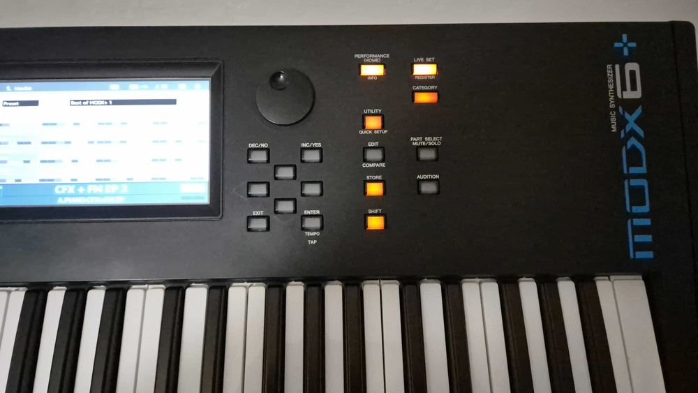 Yamanha MODX6 Plus