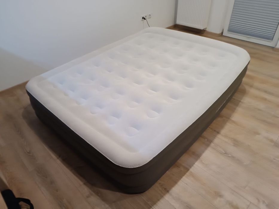 Materac z zintegrowaną pompką 160x200