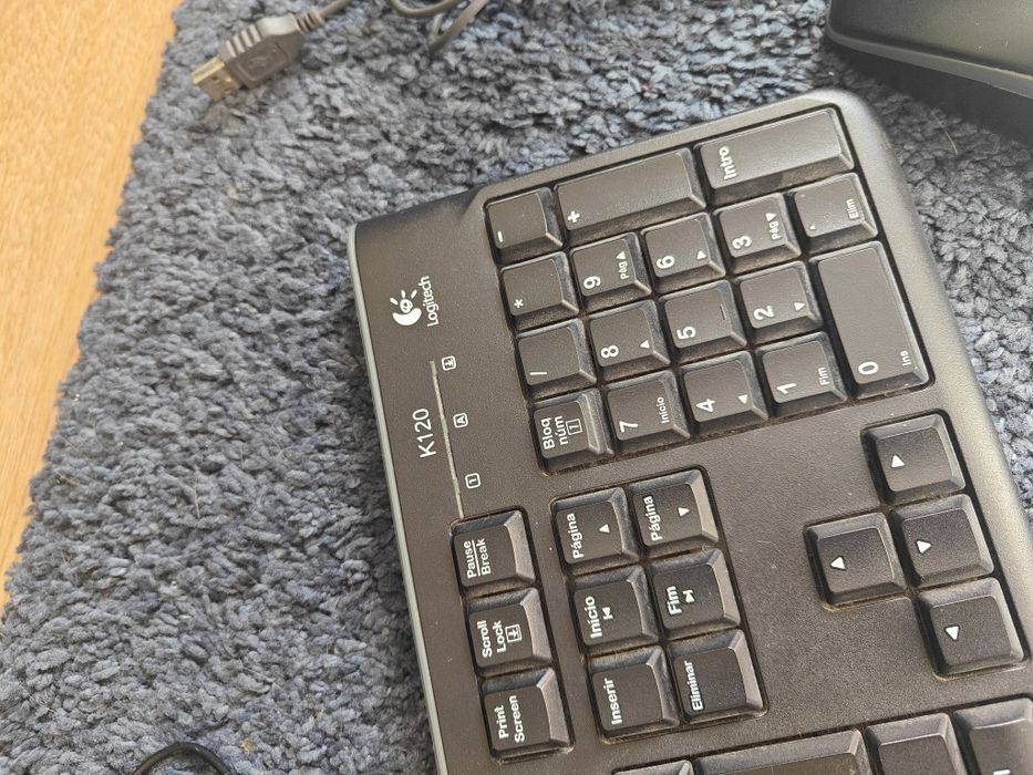 Logitech MK120 Mouse and Keyboard64752347394691121