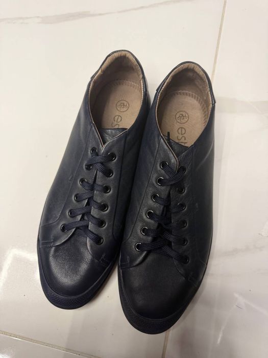 Продаю стильні сині шкіряні кеди Estro, розмір 44