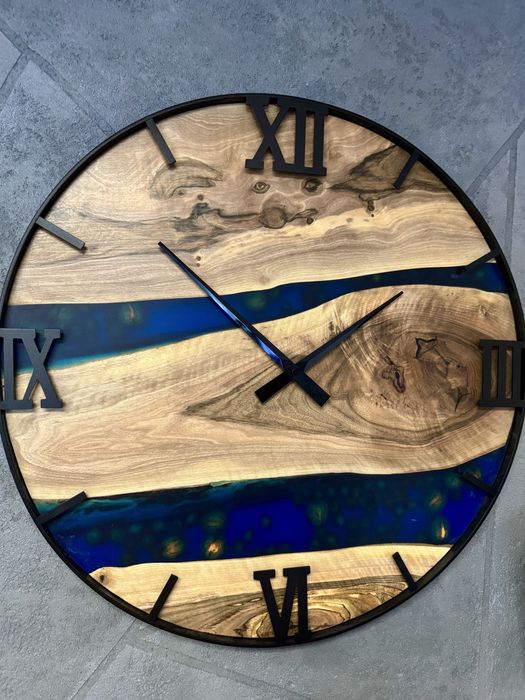 Zegar ścienny ORZECH z żywicą epoksydową | NOWY
