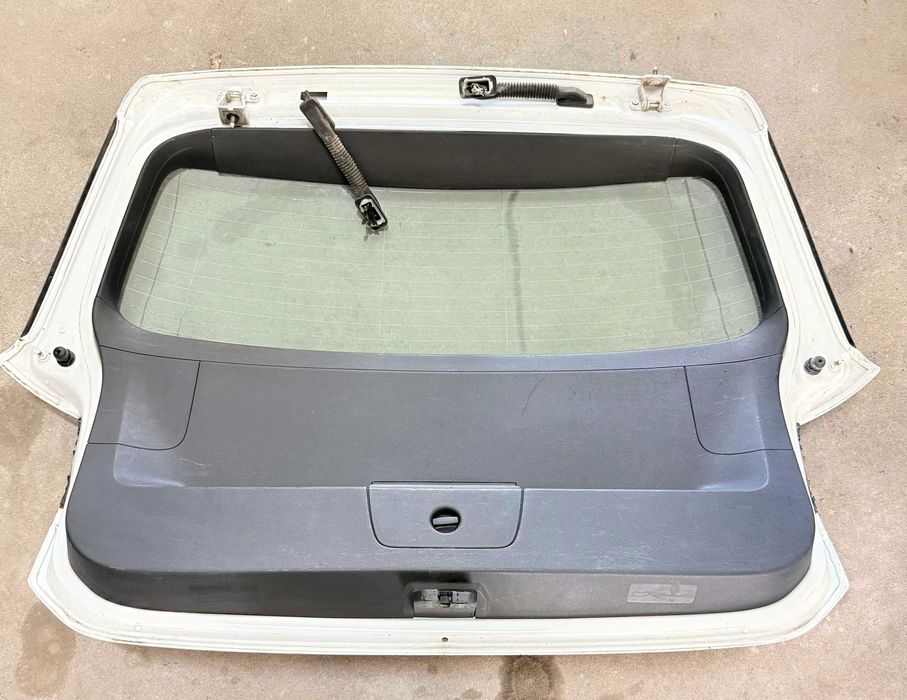 Porta-malas traseiro VW GOLF VII