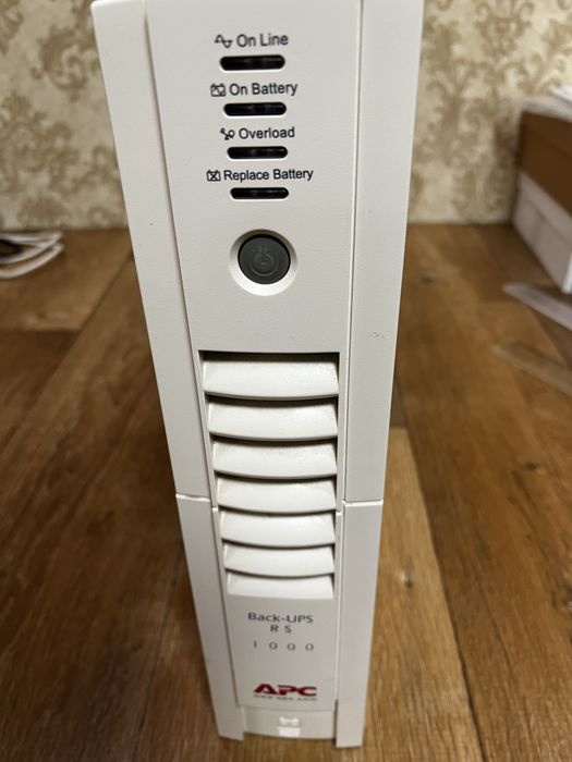 ББЖ APC Back-UPS RS 1000