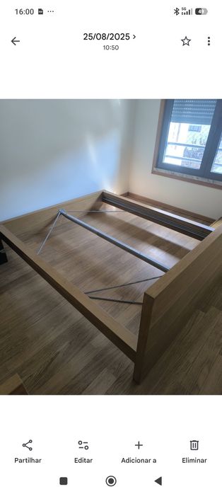 Estrutura de Cama 180x200 com mesas de cabeceira suspensas