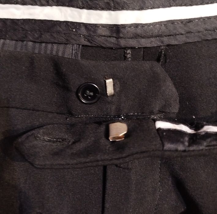 Идеальная База: Классические Брюки в Глубоком Черном (р. 48/M)