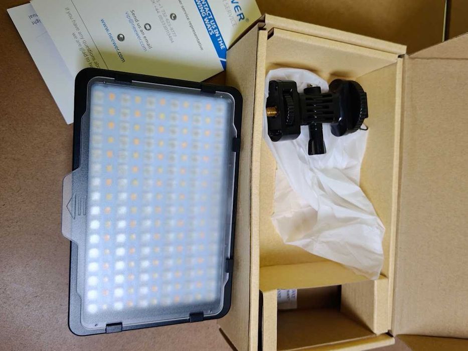Painel LED Vídeo Neewer RGB176 RGB Bicolor 8W com Sapata (novo)
