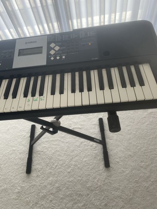 Teclado yamaha ypt-130
