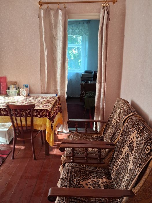 Продається 3-кімнатна квартира з господарськими будівлями в м. Христинівка