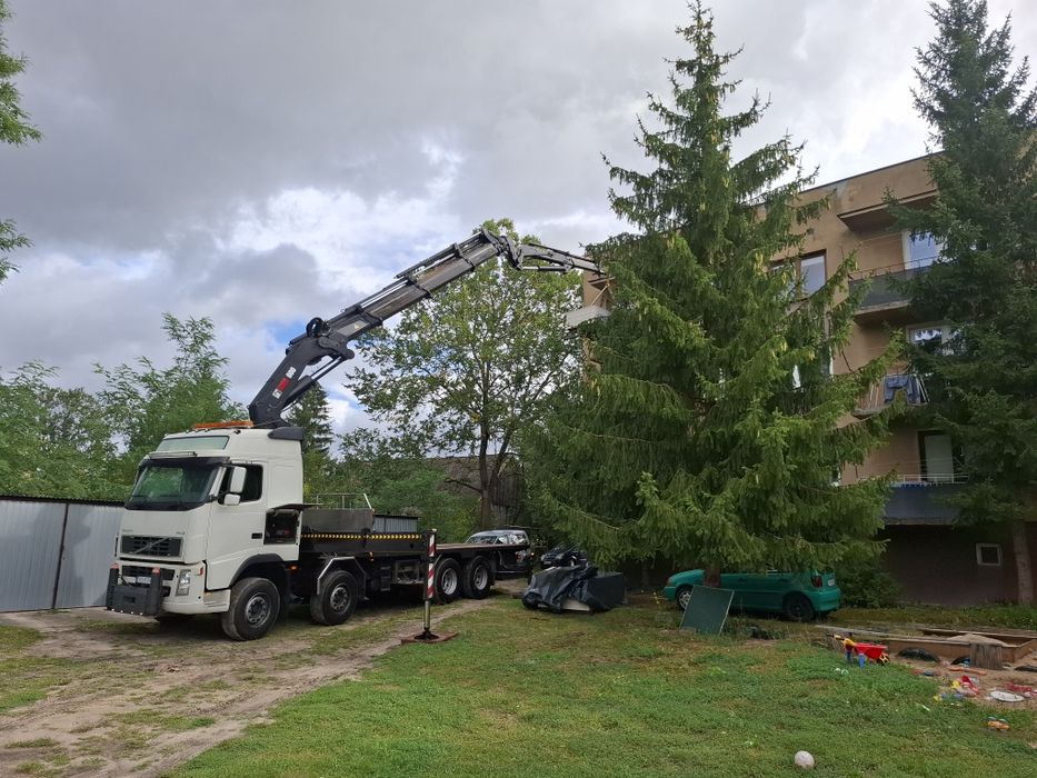 Pomoc drogowa holowanie laweta hds transport aut maszyn i kontenerów.