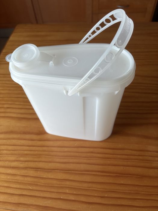 Recipiente distribuidor de 2 litros, para líquidos ou sólidos