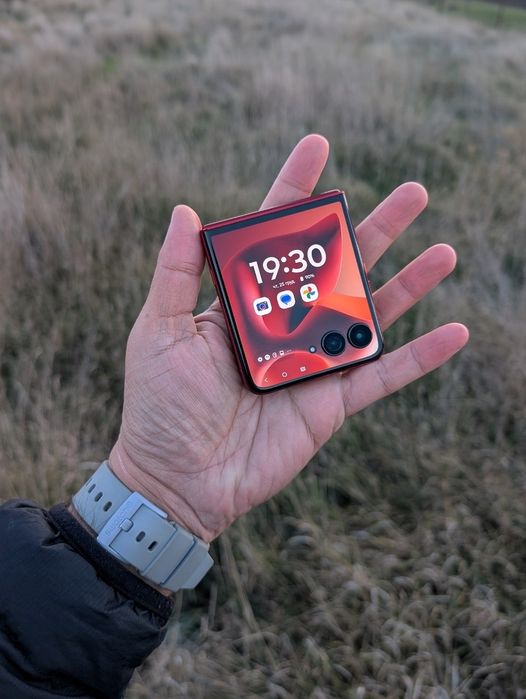 Motorola razr 60 ultra (16/512 Global limited red раскладушка флагман