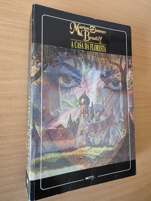 Livro "A Casa da Floresta" de Marion Zimmer Bradley