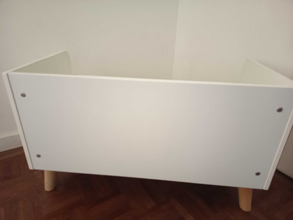 Arca para livros ou jogos e prateleiras
