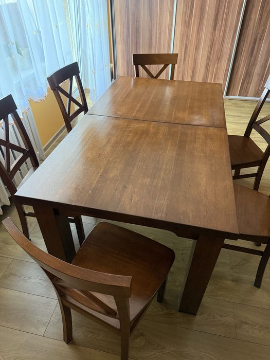 Stoł dębowy z krzesłami sosnowymi