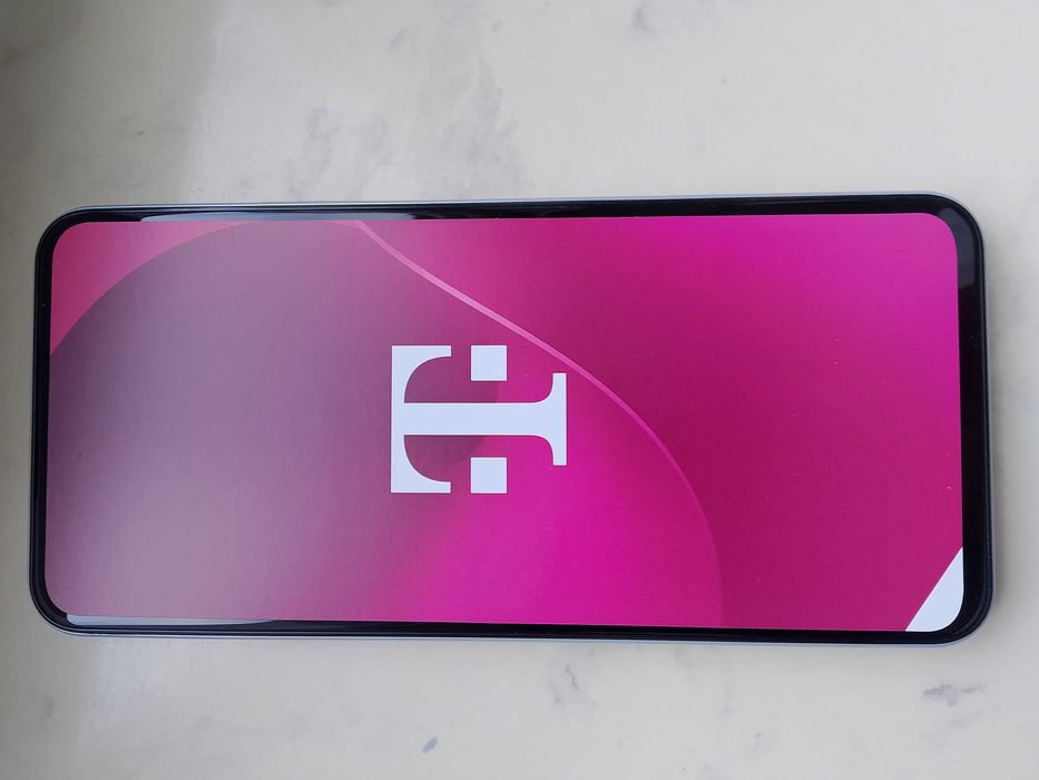 Nowy telefon IPhone 3