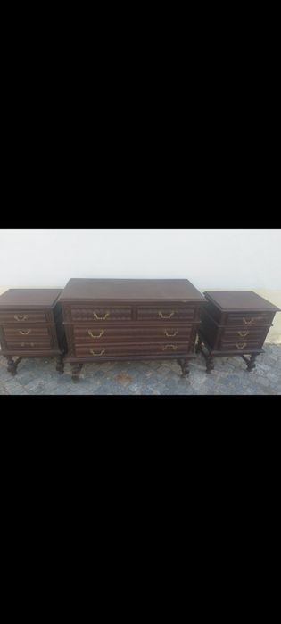 Comoda e mesas de cabeceiras
