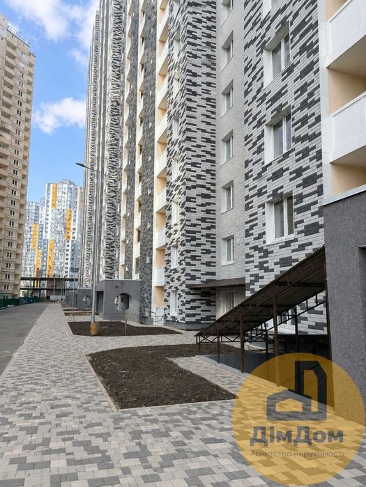 Продаж  3-кімнатної квартири / Ревуцького 54-Б / ст.м Харківська / 102 м2