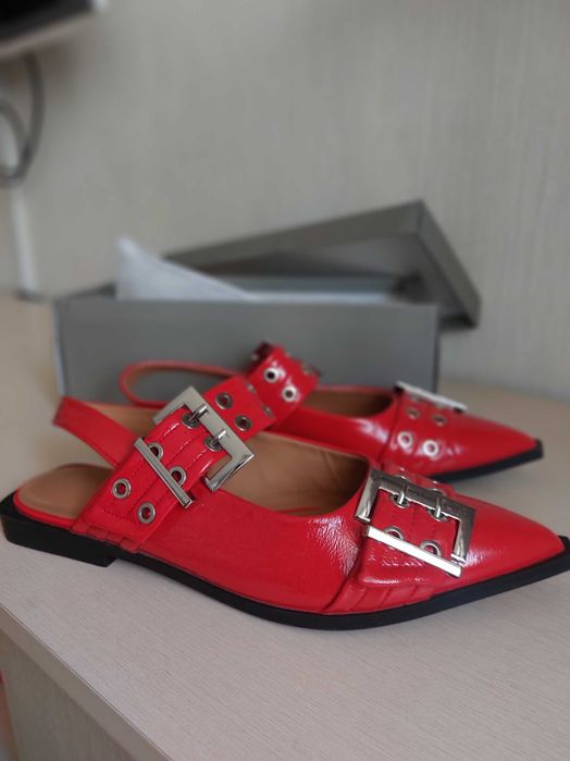 Туфлі балетки жіночі