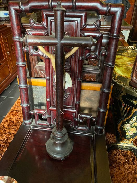 Crucifixo Pau-Santo Cristo Madeira Séc XIX Resplendor Prata 54,5 cm