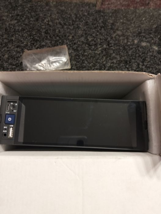 Radio para carro com ecrã tátil